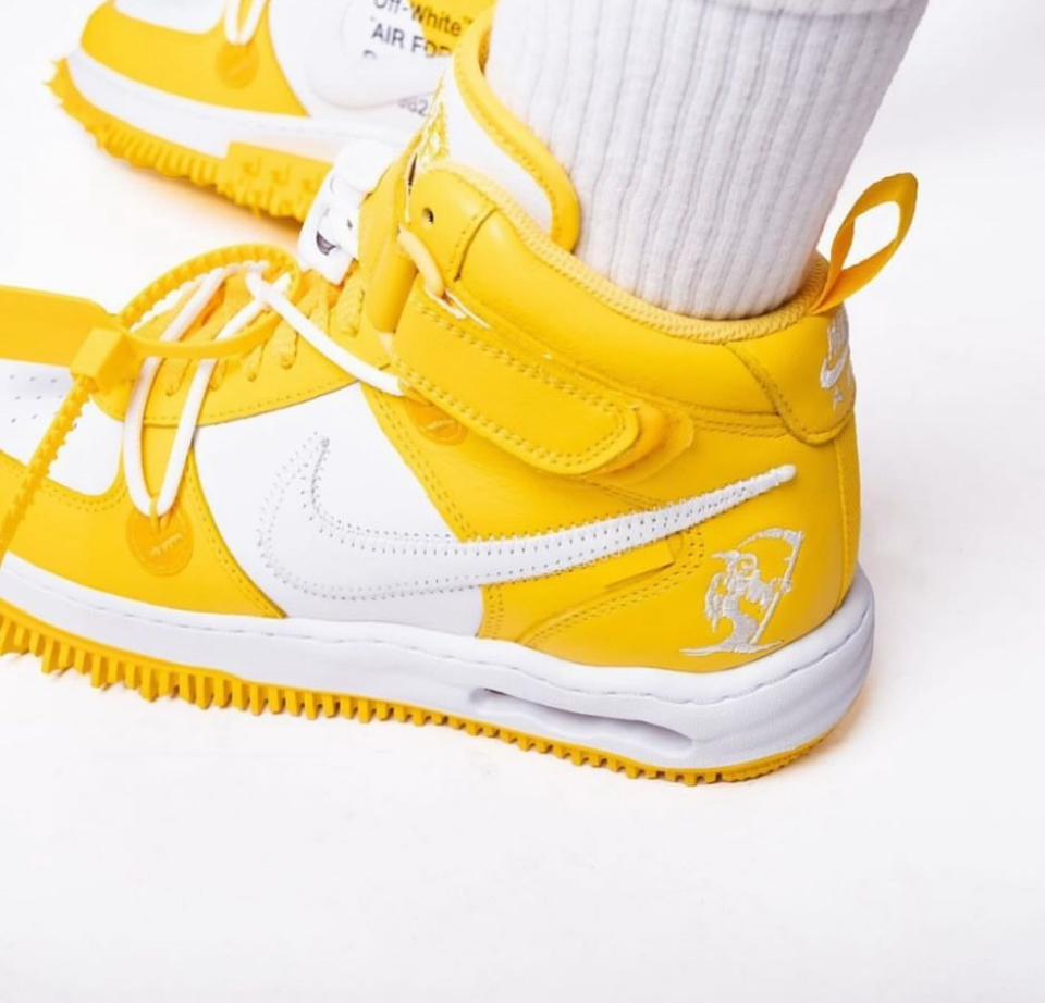 Off-White TM 'x Nike Air Force 1 Mid
